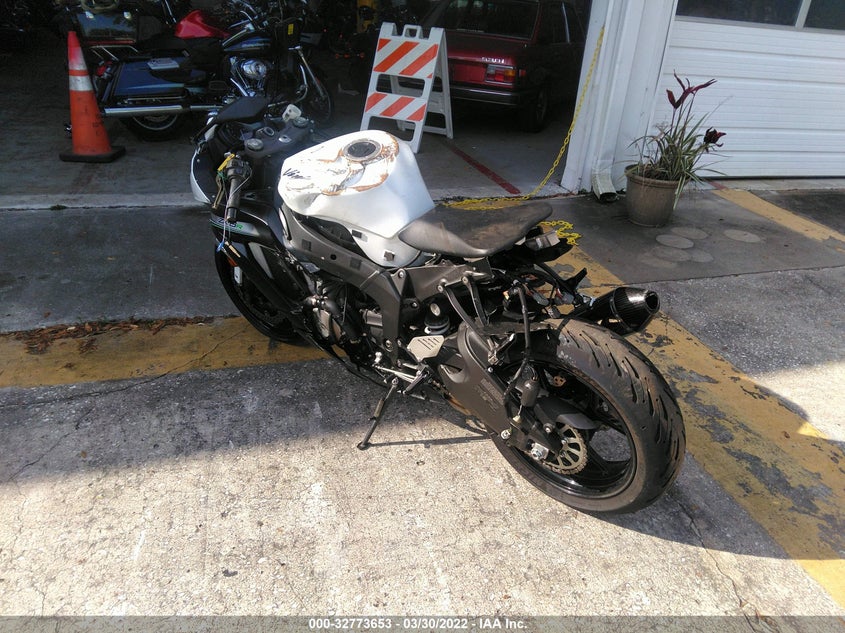 JKBZXJE10EA011582 2014 KAWASAKI ZX photo no. 3