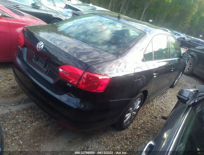3VWB17AJ6EM437217