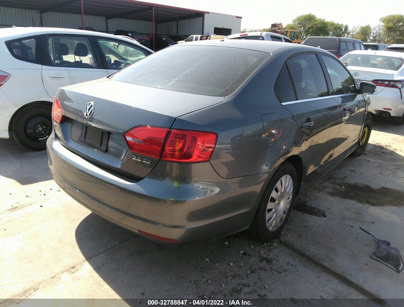 3VWDX7AJ2DM411820
