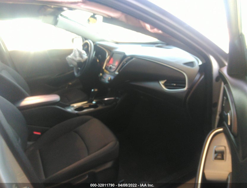 1G1ZD5ST4JF143704