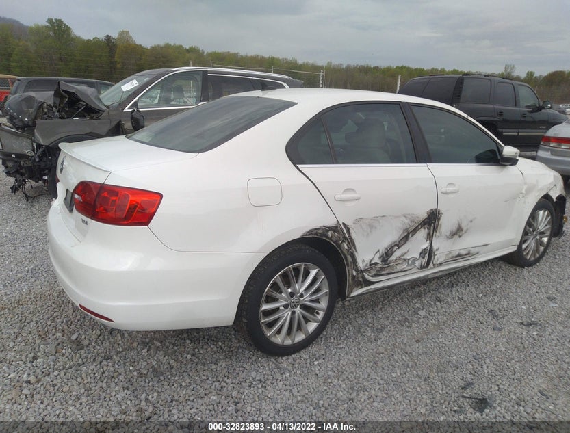3VW3L7AJ4EM360071