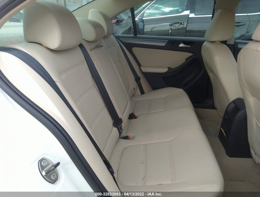 3VW3L7AJ4EM360071