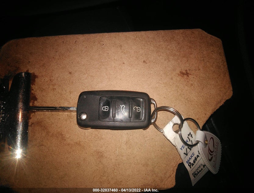 1VWDT7A36HC037992