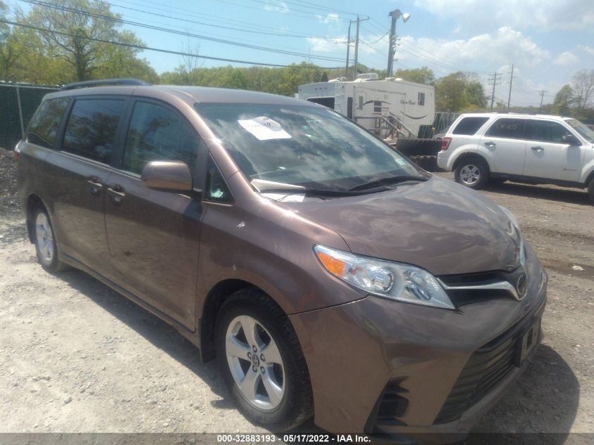 2018 Toyota Sienna Le 8 Passenger VIN: 5TDKZ3DC7JS933669 Lot: 32883193