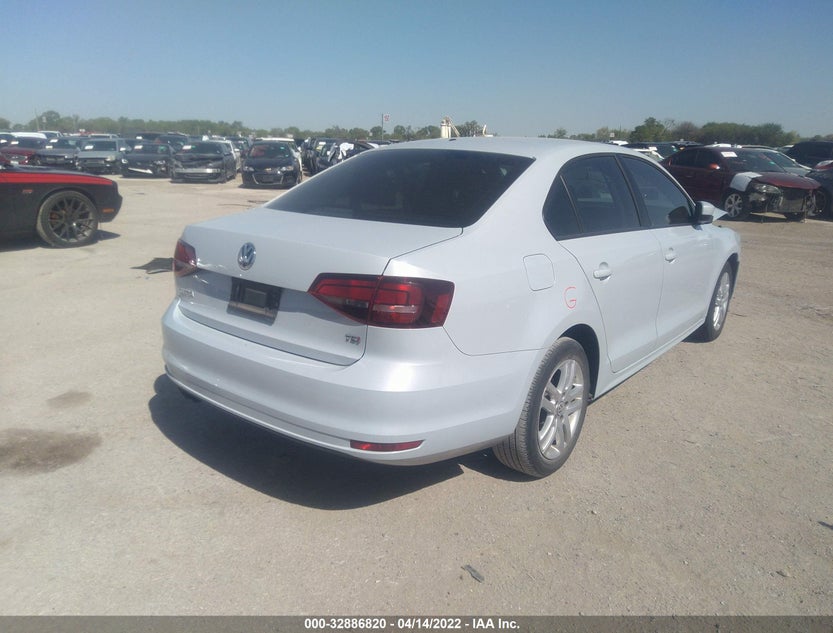3VW2B7AJ7JM221366