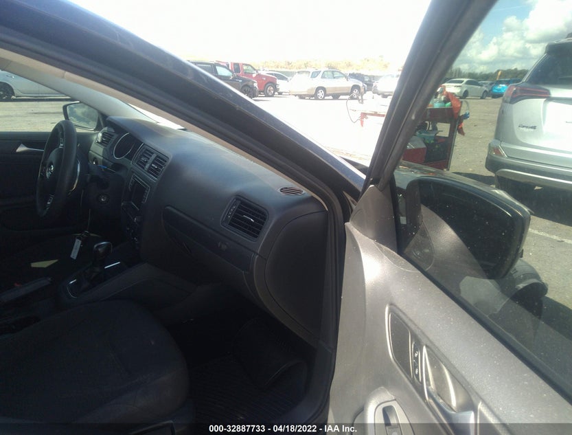 3VW267AJ2GM227153