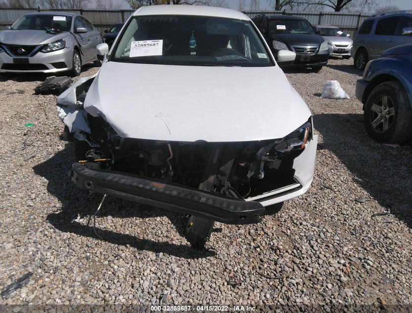 3VW2B7AJ0HM324493