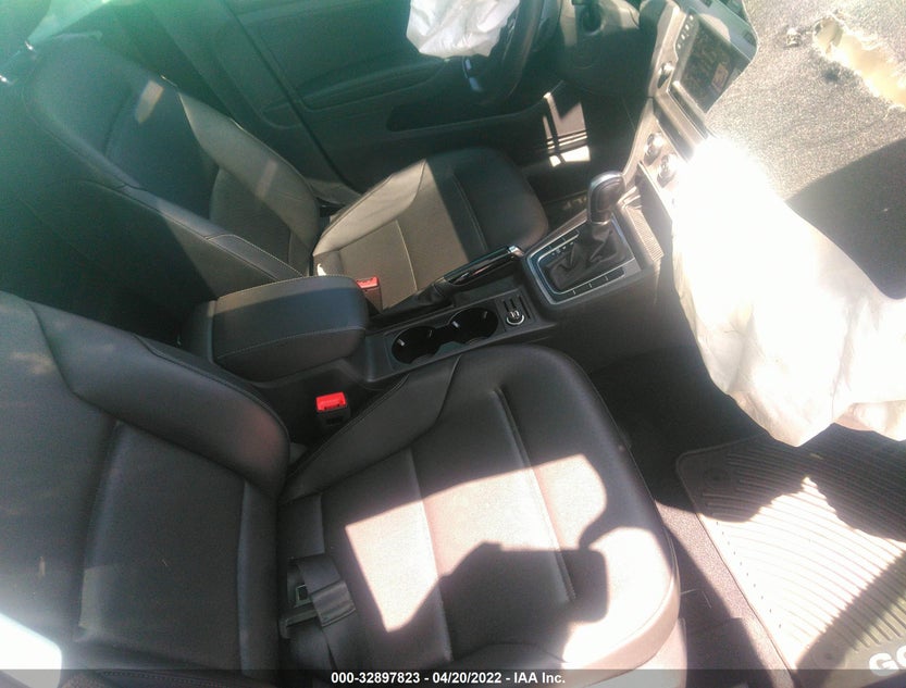 3VW217AU9HM040387