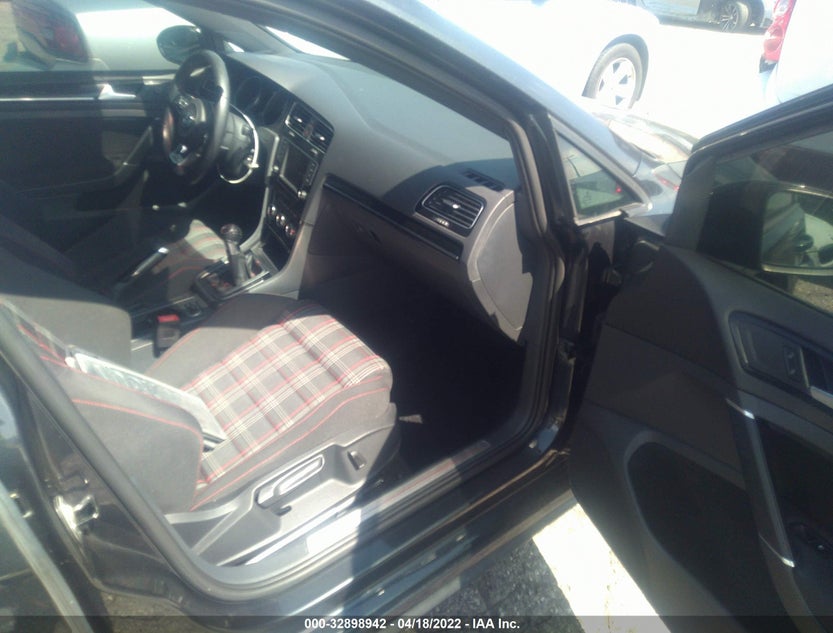 3VW5T7AUXGM065997