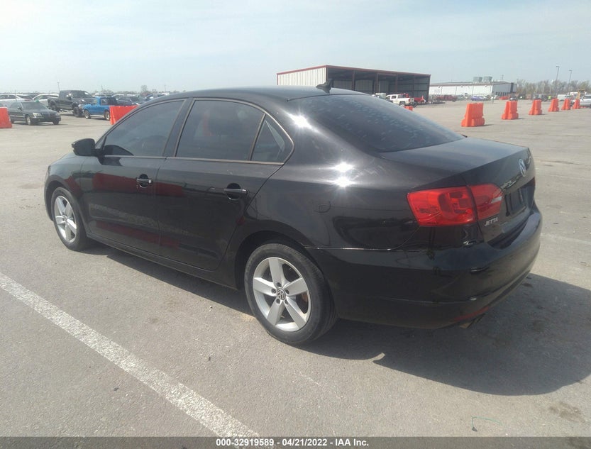 3VWLL7AJ6CM344192