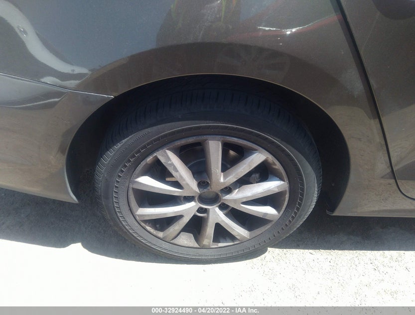 3VWDX7AJ7CM414274