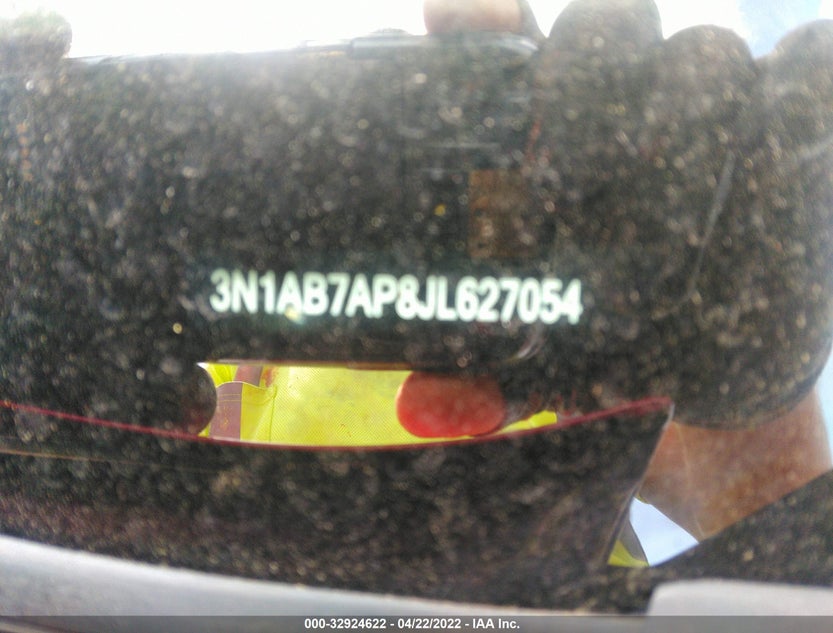 3N1AB7AP8JL627054