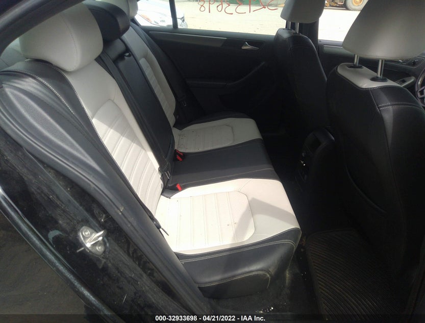 3VWD17AJ9HM303606