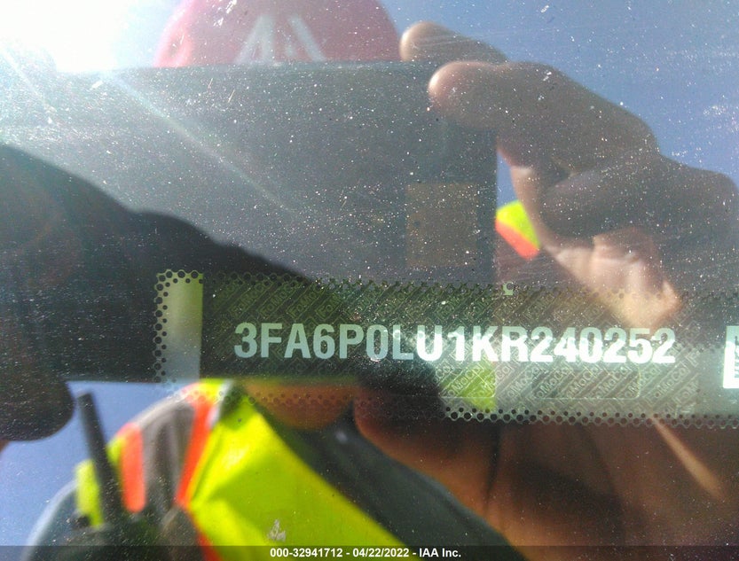3FA6P0LU1KR240252