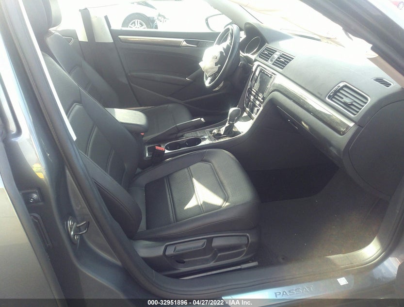 1VWGT7A30HC067759