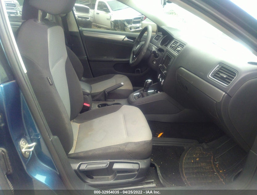 3VW2B7AJ5HM334291
