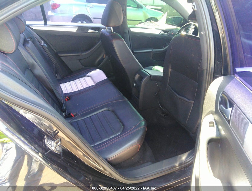 3VW4T7AJXEM210079