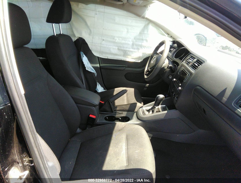 3VW267AJ2GM371365