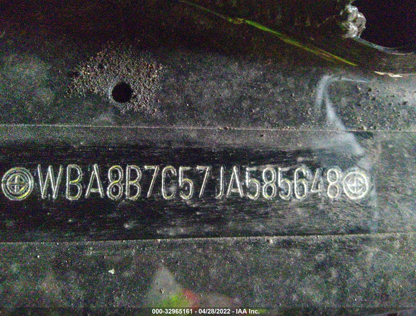 WBA8B7C57JA585648