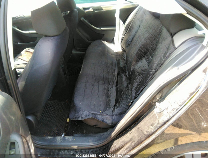 3VW2B7AJ3HM412518