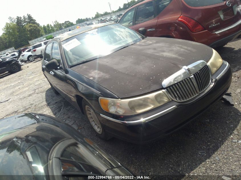 1LNHM81W3YY784675 2000 Lincoln Town Car Executive