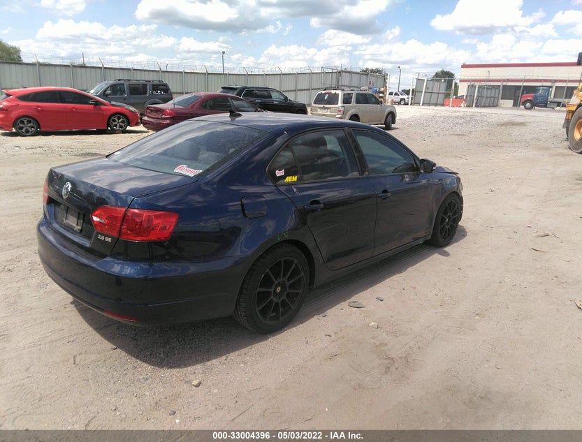3VWDX7AJ8BM063244