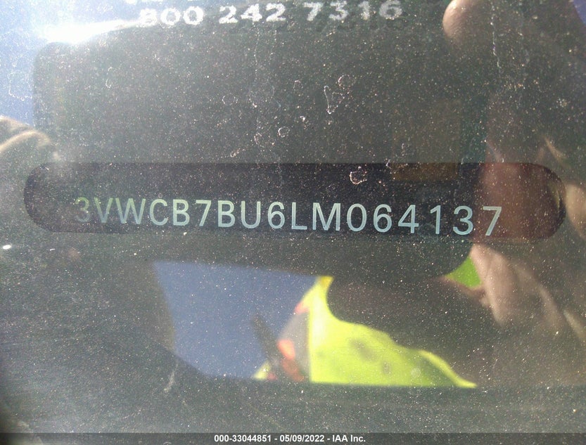 3VWCB7BU6LM064137