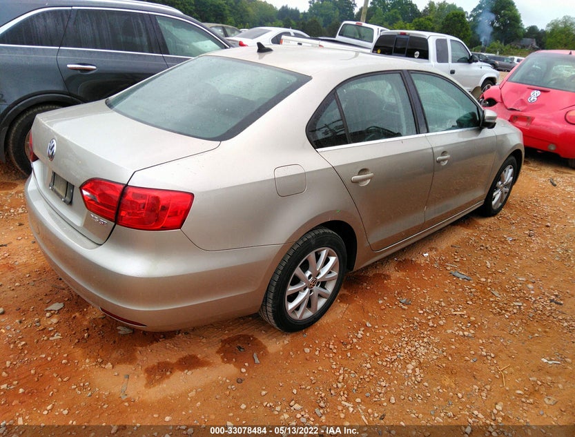 3VWDX7AJ2DM206952