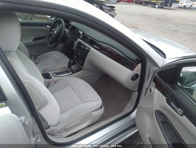 2G1WB5E37F1117956