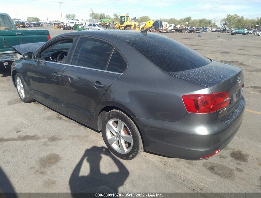 3VWLL7AJ2CM392529