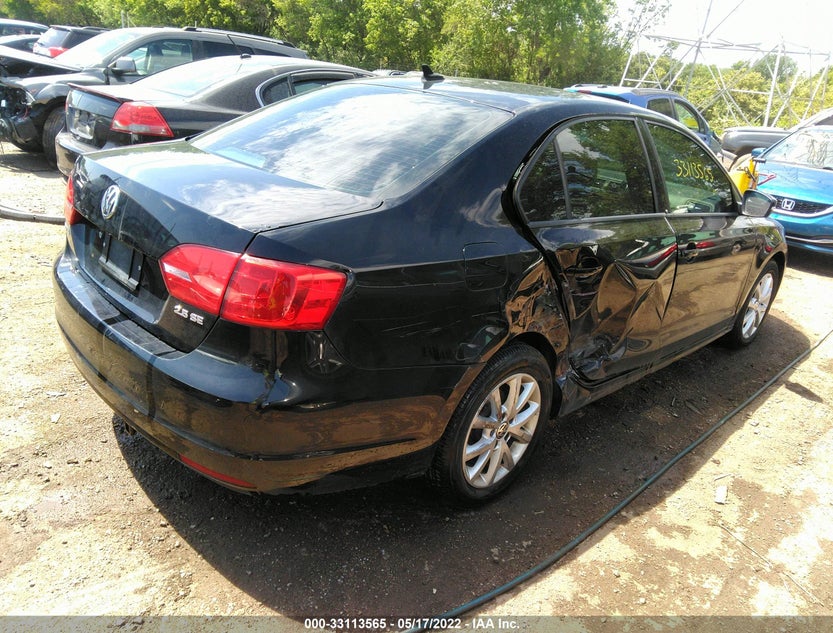 3VWDX7AJ6CM413181