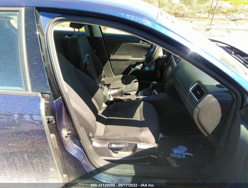 3VW2K7AJ1EM218758