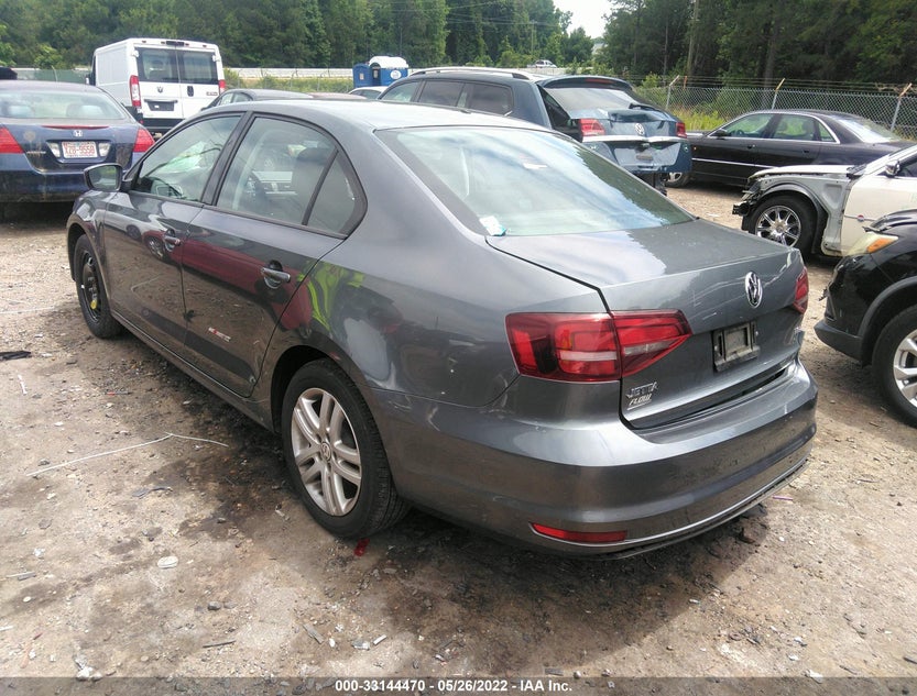 3VW2B7AJ7JM242850