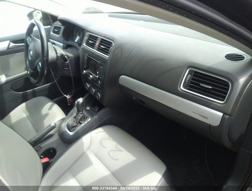 3VW637AJ0DM277894