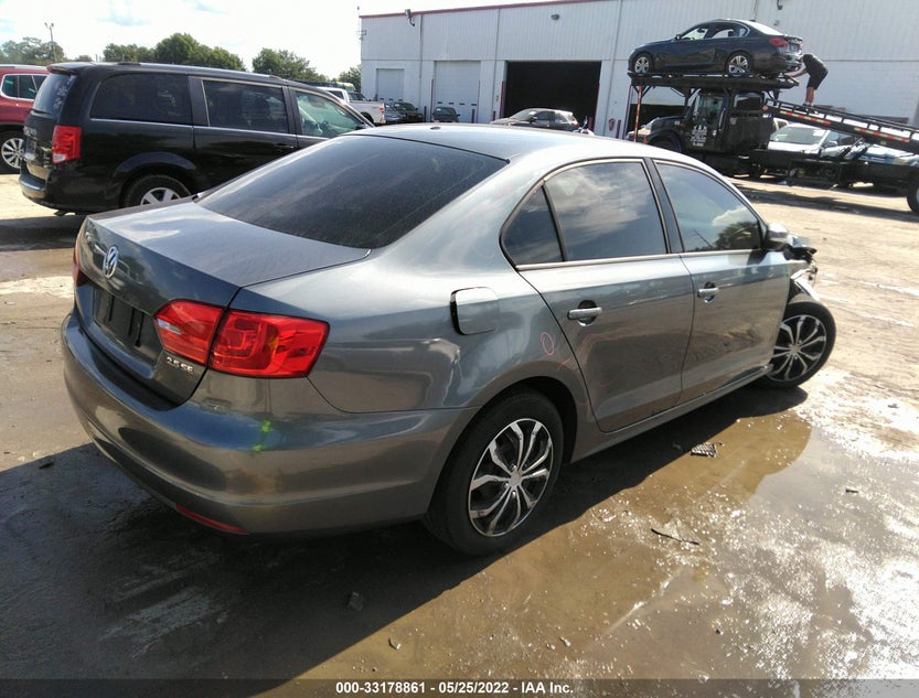 3VWDP7AJ8CM381172