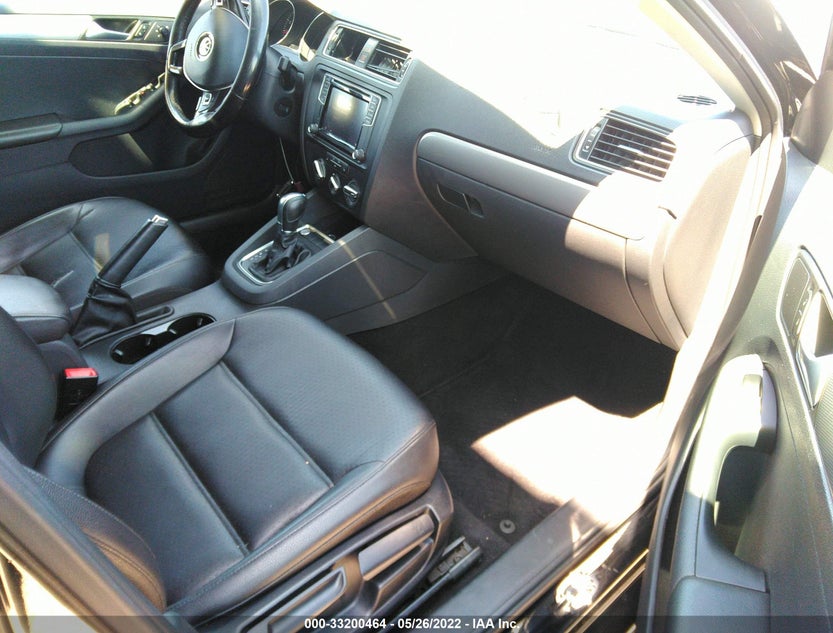 3VWDB7AJ8JM227069