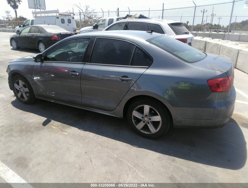 3VWLL7AJ8CM369305