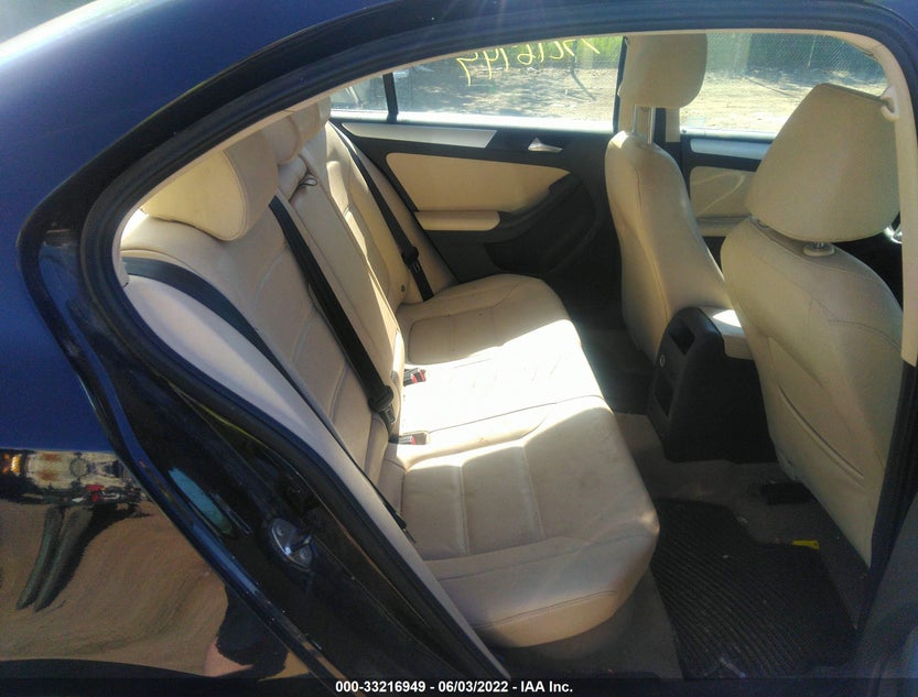 3VW3L7AJ1CM413628