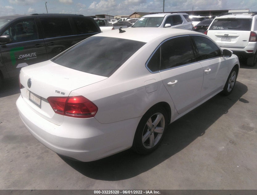 1VWBS7A30EC117052