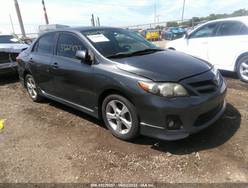 2T1BU4EE2BC672319