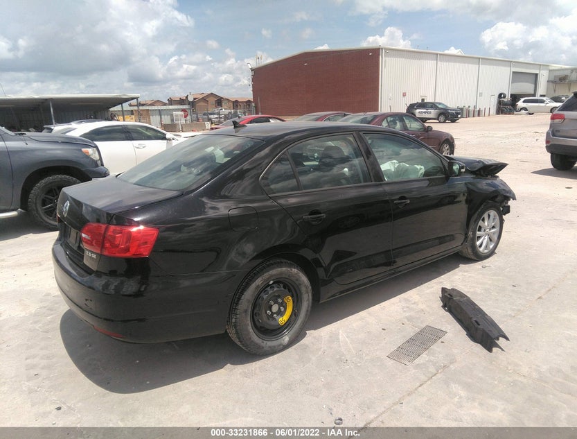 3VWDX7AJ4CM324533