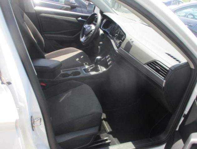 3VWCB7BUXLM037328