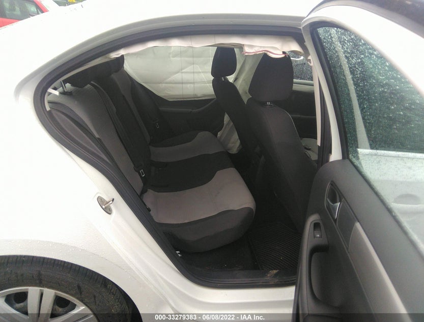 3VW2B7AJ8HM290951
