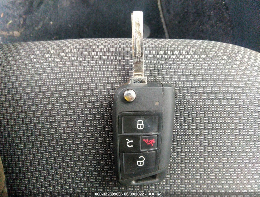 3VWC57BUXKM070657