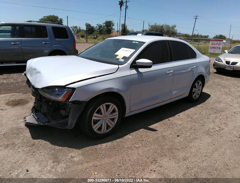 3VW2B7AJ7HM405684