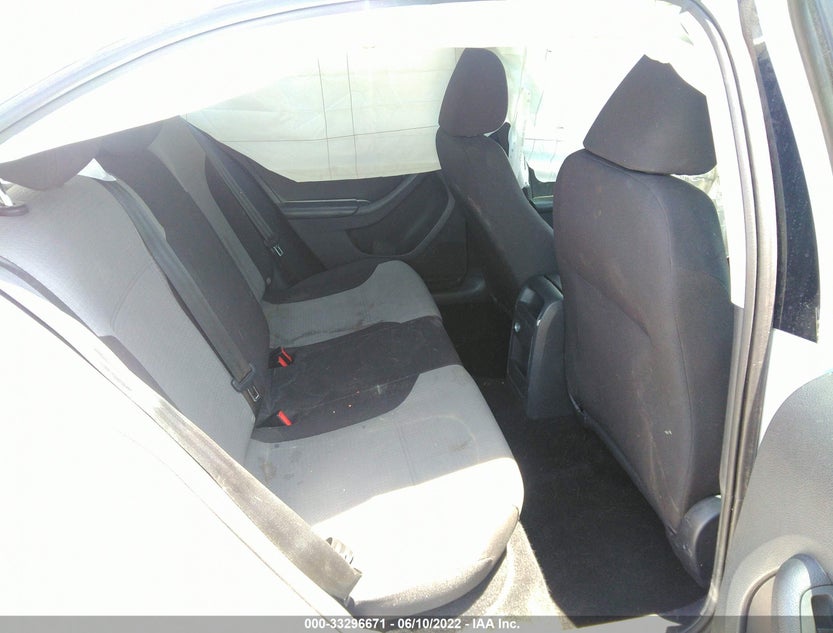 3VW2B7AJ7HM405684