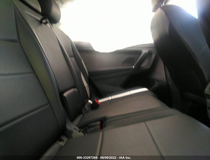 3VV3B7AX2LM151887
