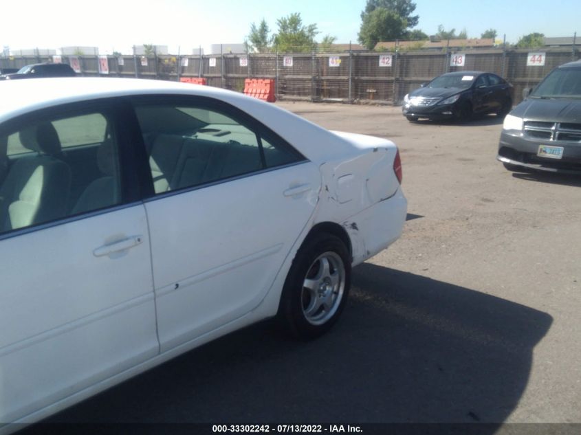 2002 Toyota Camry Le VIN: 4T1BE32K42U500647 Lot: 33302242