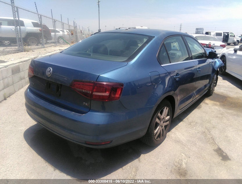 3VW2B7AJXHM225518