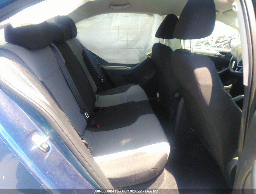 3VW2B7AJXHM225518